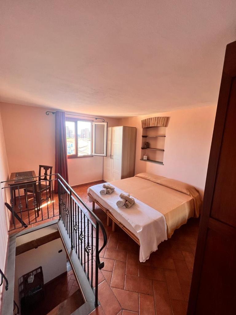 Faro B&B Livorno Esterno foto